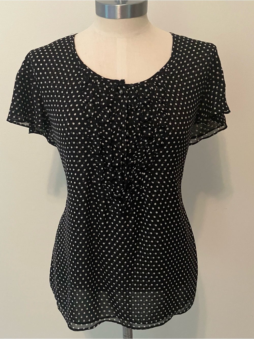 VTG 90s Women Sz 14 Silk Ruffle Front Blouse Tee Polka Dot White Black Preppy